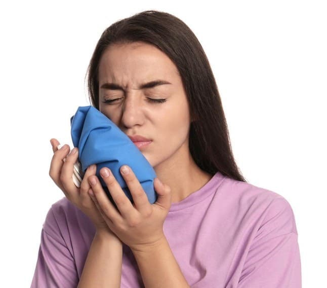 Hướng dẫn chăm sóc môi sau khi cắt giúp môi nhanh lành, lên phom chuẩn chăm sóc môi sau khi cắt