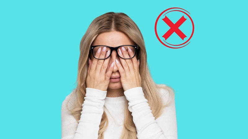 Bị mờ mắt sau khi cắt mí có sao không? Tư vấn từ Thẩm mỹ Dr Xuân Quân Tuyệt đối không dụi mắt hoặc trang điểm